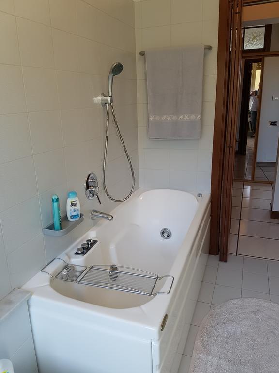 Casa Elena Apartamento Albese Con Cassano Exterior foto